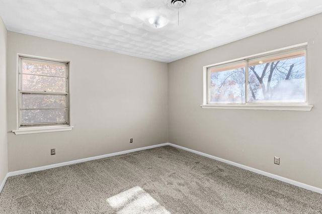 927 Poinsettia Drive, Lancaster, TX 75146