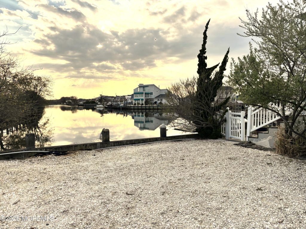 322 Bayshore Drive, Barnegat, NJ 08005