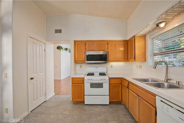 2464 Pleasant Grove Circle, Thousand Oaks, CA 91362