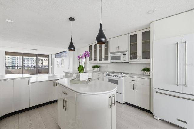 5700 MARINER STREET 801E, Tampa, FL 33609