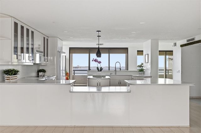 5700 MARINER STREET 801E, Tampa, FL 33609