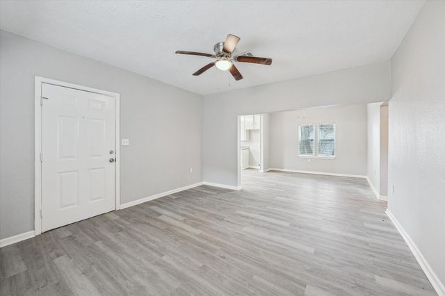 710 E Magnolia Street, Angleton, TX 77515