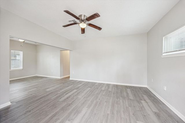 710 E Magnolia Street, Angleton, TX 77515