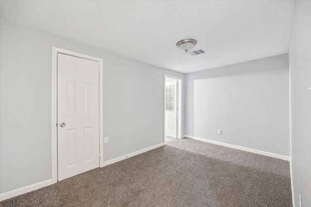 710 E Magnolia Street, Angleton, TX 77515