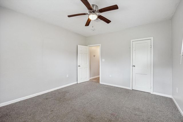 710 E Magnolia Street, Angleton, TX 77515