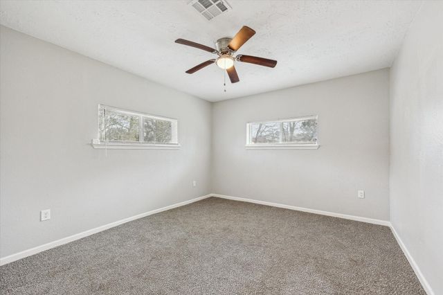 710 E Magnolia Street, Angleton, TX 77515