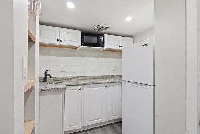 20 Oak Hill Rd, Saugus, MA 01906