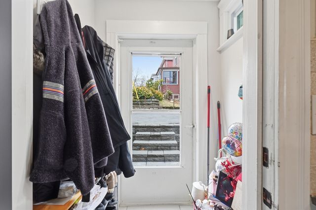 20 Oak Hill Rd, Saugus, MA 01906