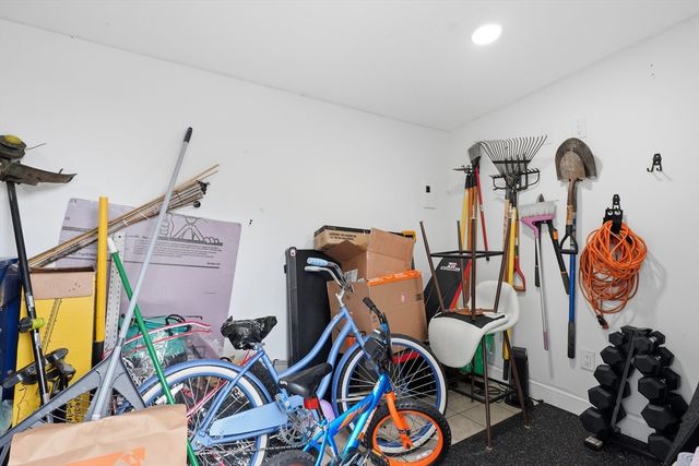 20 Oak Hill Rd, Saugus, MA 01906