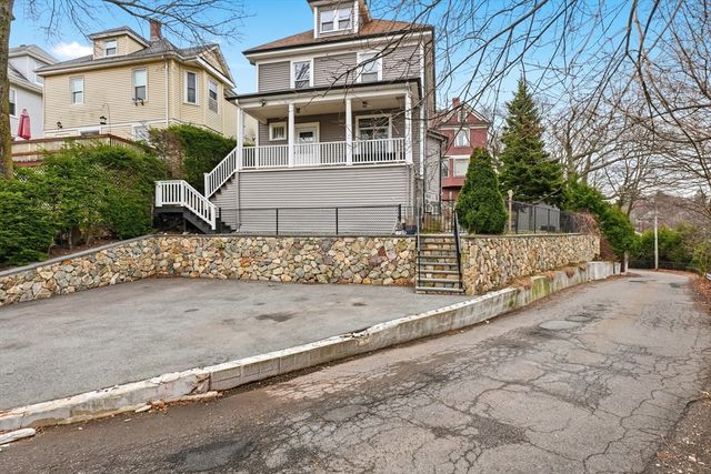 20 Oak Hill Rd, Saugus, MA 01906