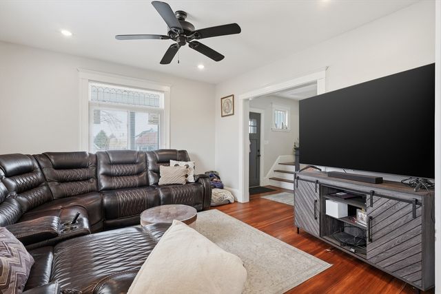 20 Oak Hill Rd, Saugus, MA 01906