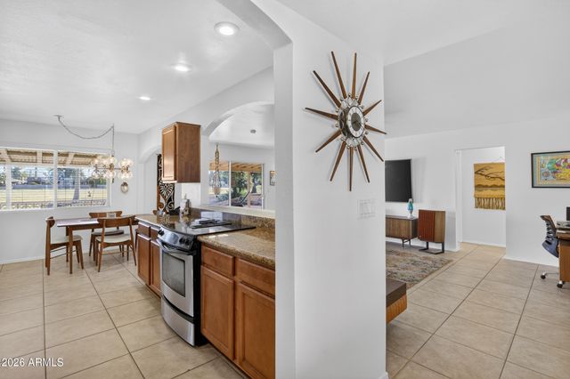 711 S REVOLTA Circle, Mesa, AZ 85208