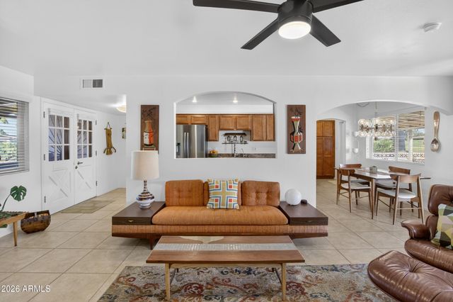 711 S REVOLTA Circle, Mesa, AZ 85208