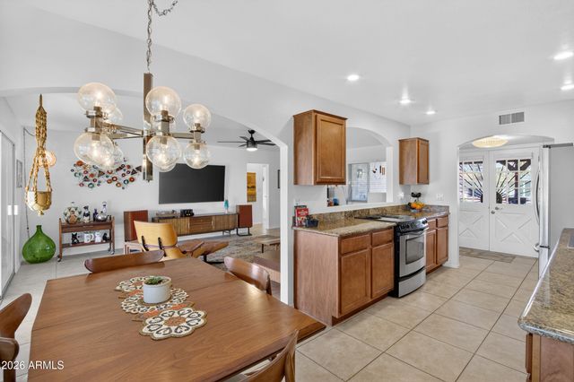 711 S REVOLTA Circle, Mesa, AZ 85208