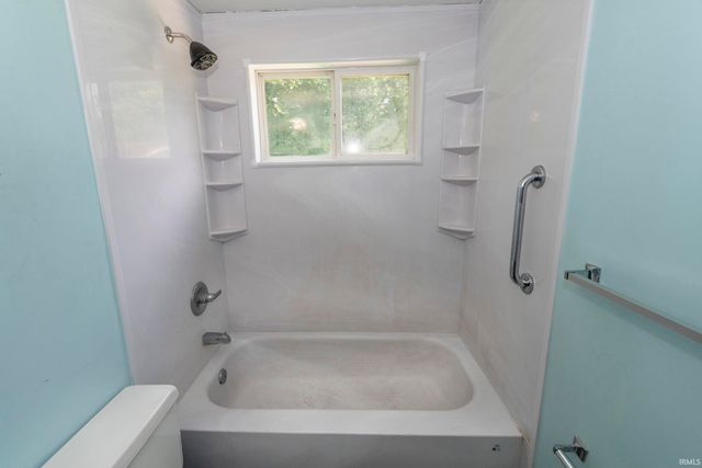 52035 County Road 9, Elkhart, IN 46514