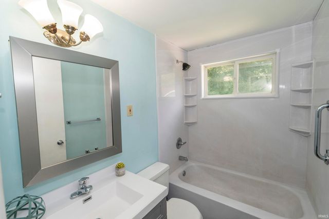 52035 County Road 9, Elkhart, IN 46514