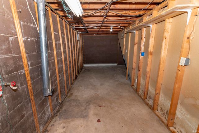 52035 County Road 9, Elkhart, IN 46514