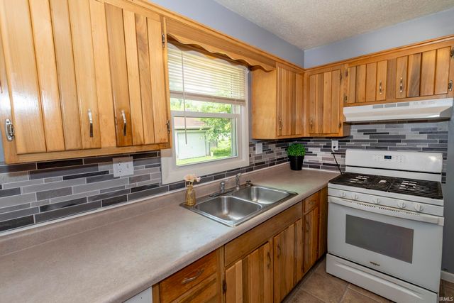52035 County Road 9, Elkhart, IN 46514