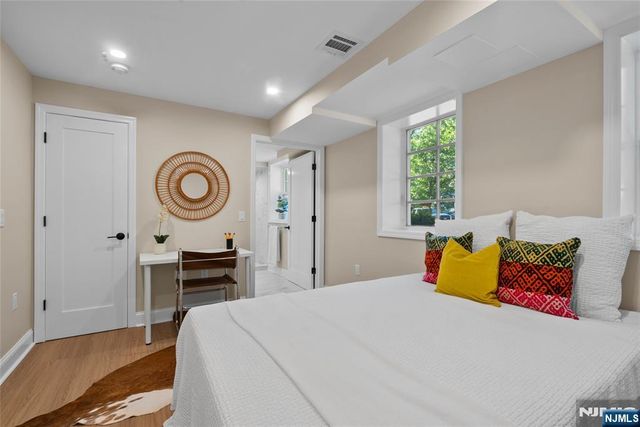 101 Gates C1, Montclair, NJ 07042