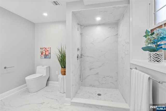 101 Gates C1, Montclair, NJ 07042