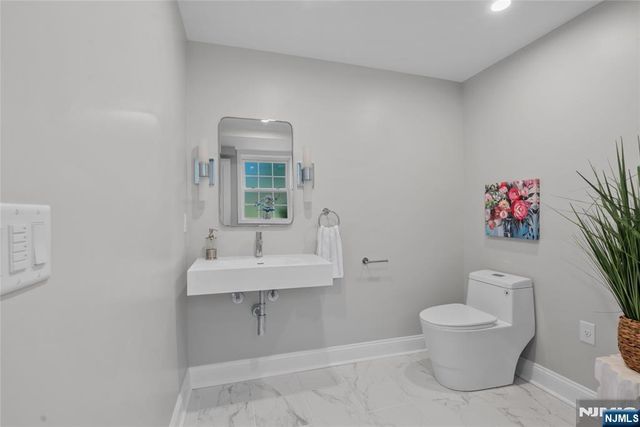 101 Gates C1, Montclair, NJ 07042