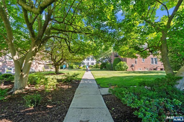 101 Gates C1, Montclair, NJ 07042