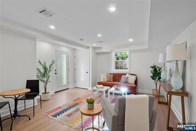 101 Gates C1, Montclair, NJ 07042