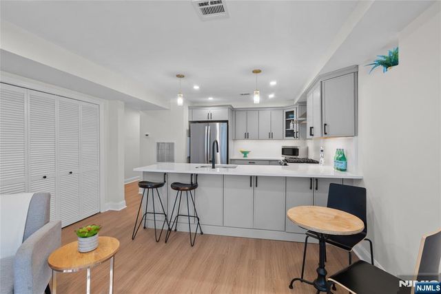 101 Gates C1, Montclair, NJ 07042