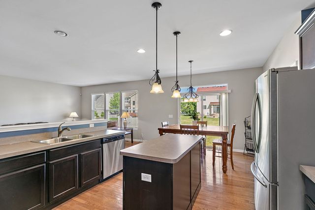 6N495 Roosevelt Avenue, St. Charles, IL 60174