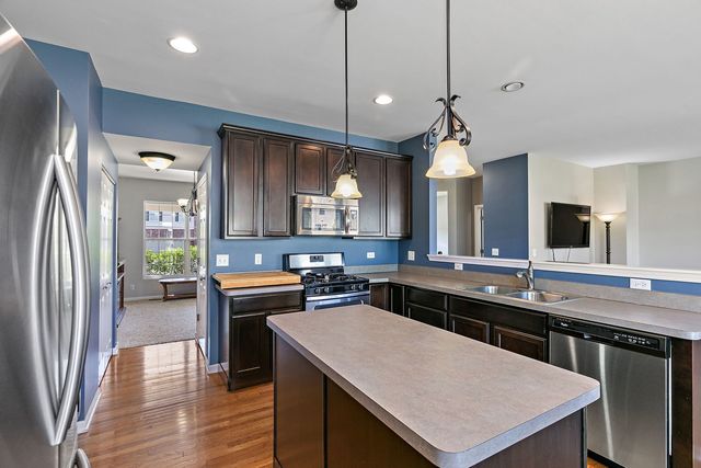 6N495 Roosevelt Avenue, St. Charles, IL 60174