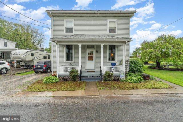 1405 BERRYSBURG RD, Millersburg, PA 17061