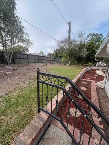 865 Seyburn Ct, Baton Rouge, LA 70808
