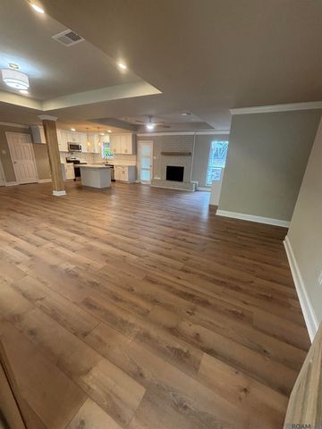 865 Seyburn Ct, Baton Rouge, LA 70808