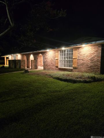 865 Seyburn Ct, Baton Rouge, LA 70808