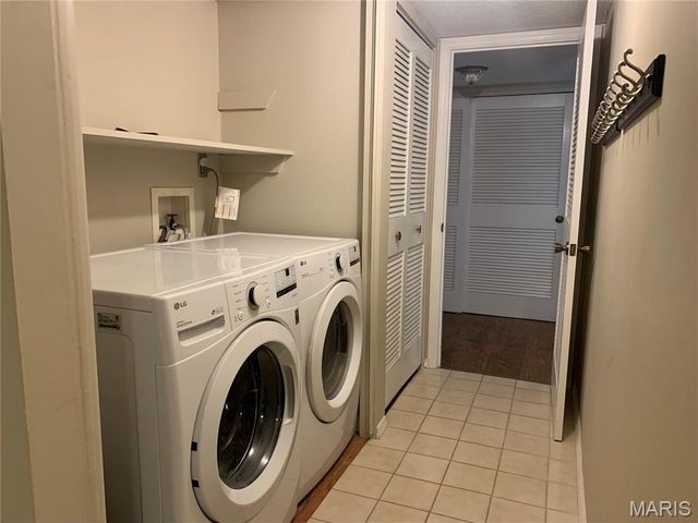 1521 Hedgeford Drive 5, Chesterfield, MO 63017