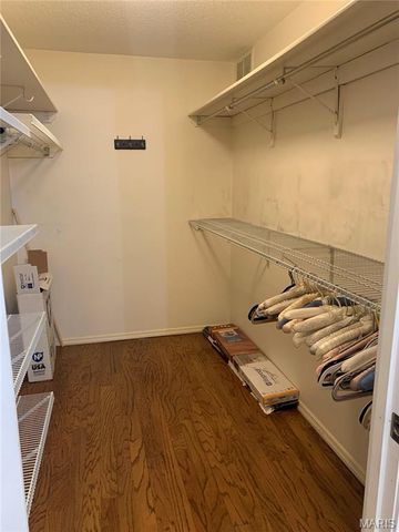 1521 Hedgeford Drive 5, Chesterfield, MO 63017