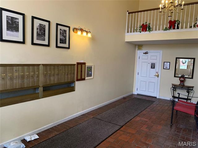 1521 Hedgeford Drive 5, Chesterfield, MO 63017