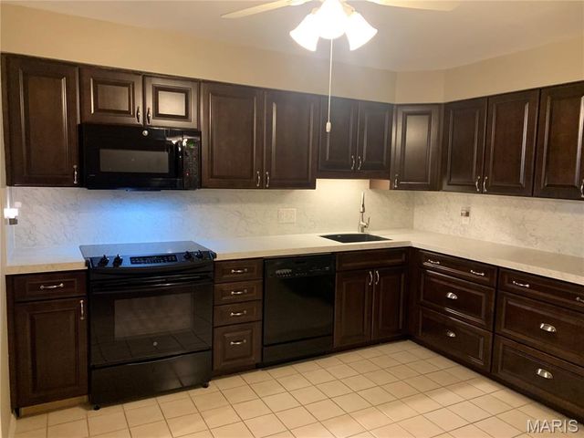 1521 Hedgeford Drive 5, Chesterfield, MO 63017