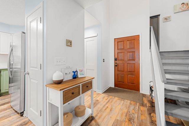 1392 Carling Drive 305, Saint Paul, MN 55108