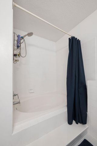 1392 Carling Drive 305, Saint Paul, MN 55108