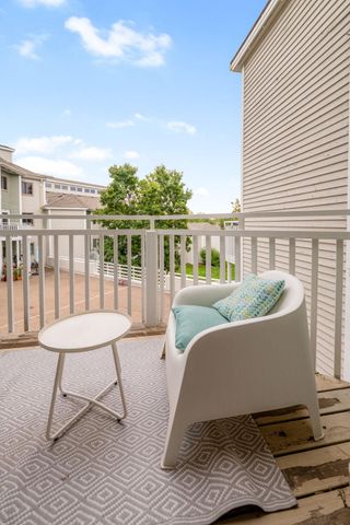 1392 Carling Drive 305, Saint Paul, MN 55108