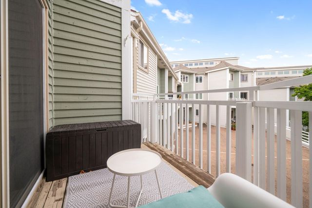 1392 Carling Drive 305, Saint Paul, MN 55108