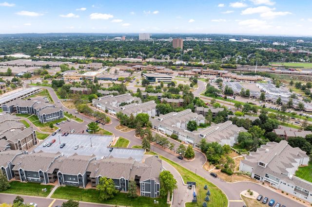 1392 Carling Drive 305, Saint Paul, MN 55108
