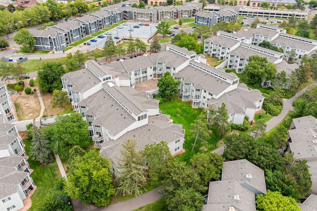 1392 Carling Drive 305, Saint Paul, MN 55108