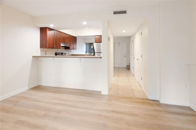 4946 25TH STREET W 102, Bradenton, FL 34207