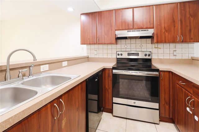 4946 25TH STREET W 102, Bradenton, FL 34207