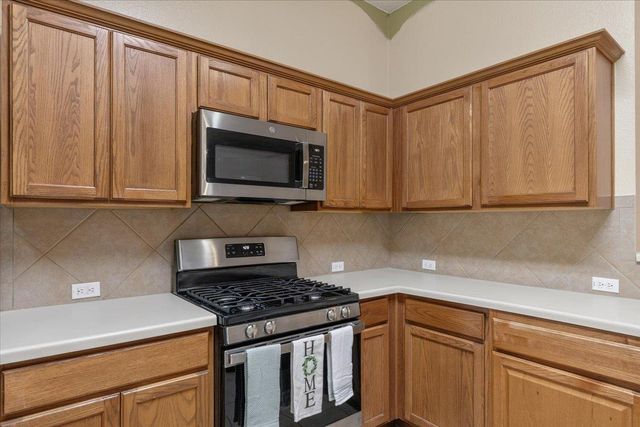 1553 Amberwood LOOP, Kyle, TX 78640