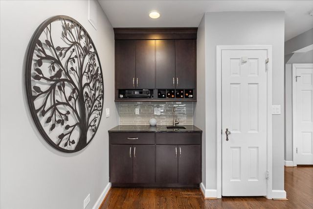 7315 W Lunt Avenue, Chicago, IL 60631