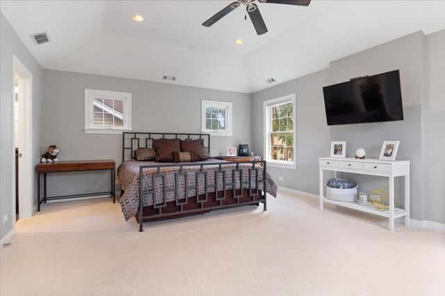 7315 W Lunt Avenue, Chicago, IL 60631