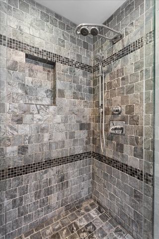 7315 W Lunt Avenue, Chicago, IL 60631